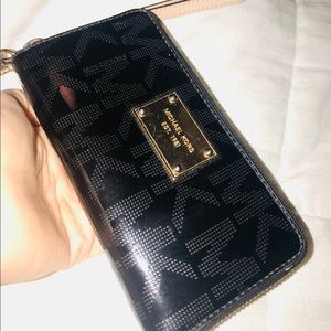 Black & gold Michael kors wallet